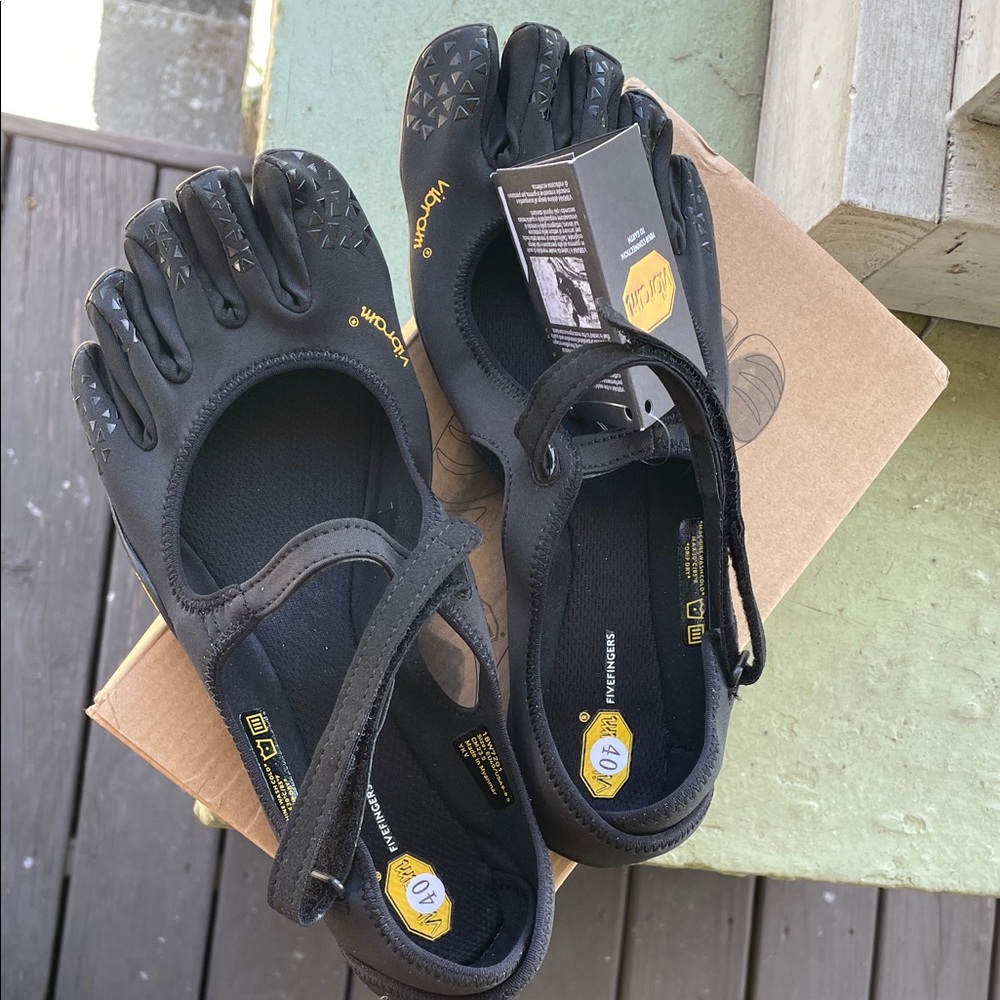 Vibram Black FiveFingers Toe Shoes